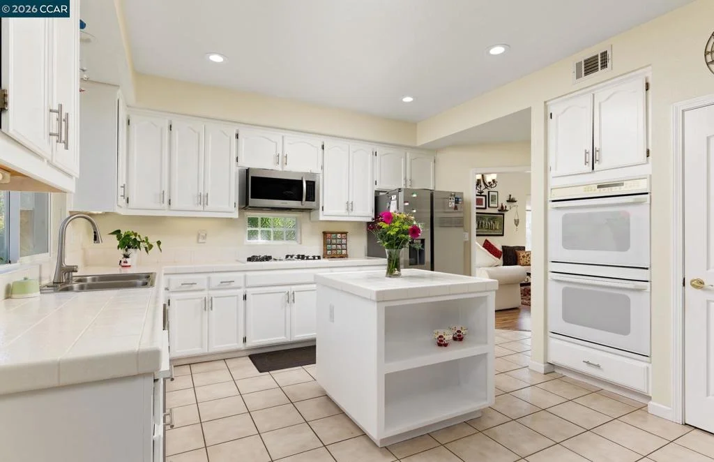 Photo of 1315 Oak Crest Way