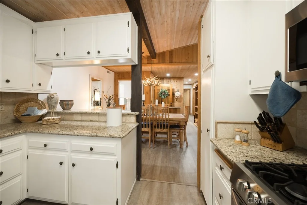 Photo of 824 Mountain Lane