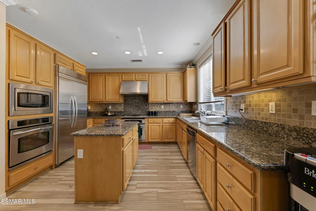 Photo of 5588 California Oak Street