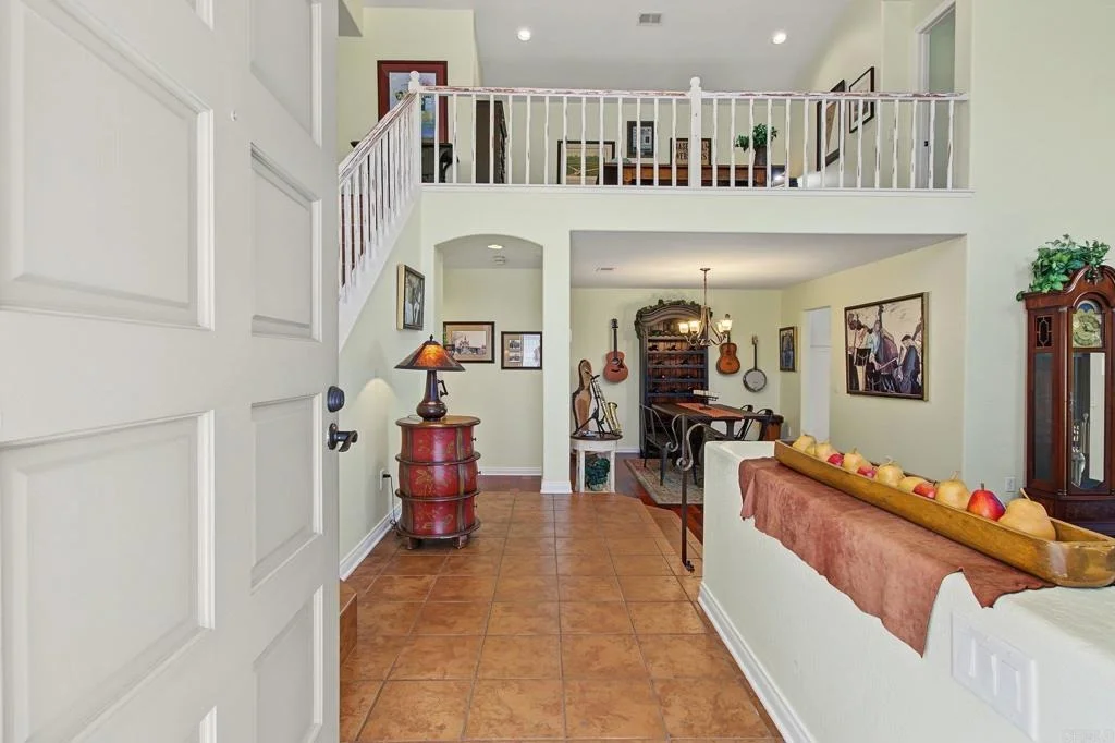 Photo of 1048 Torrey Pines Road
