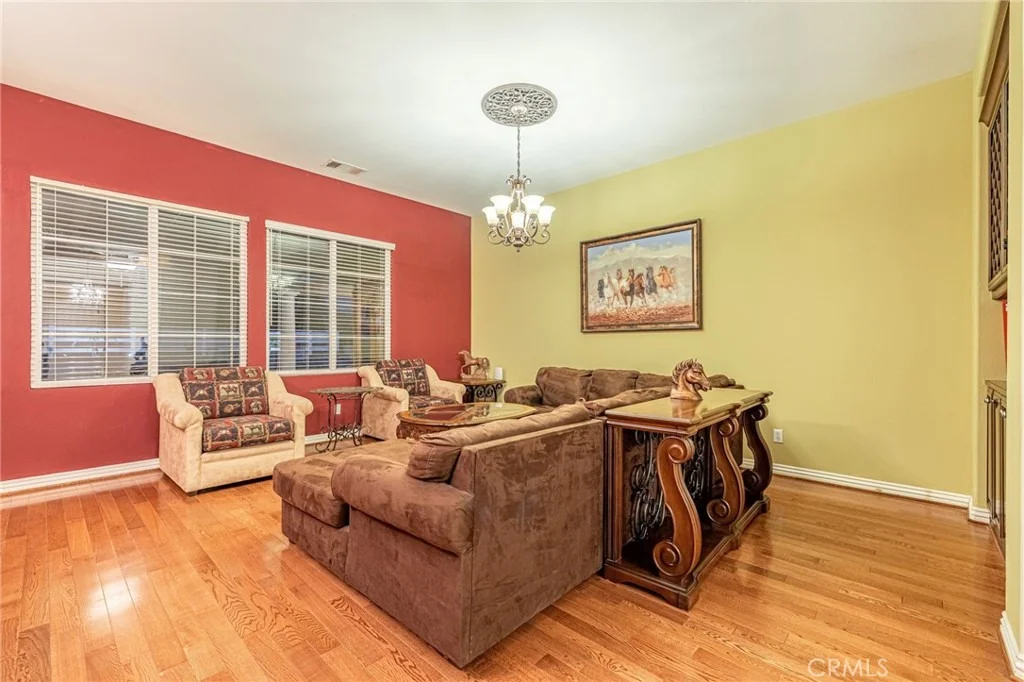 Photo of 33442 Desert Road