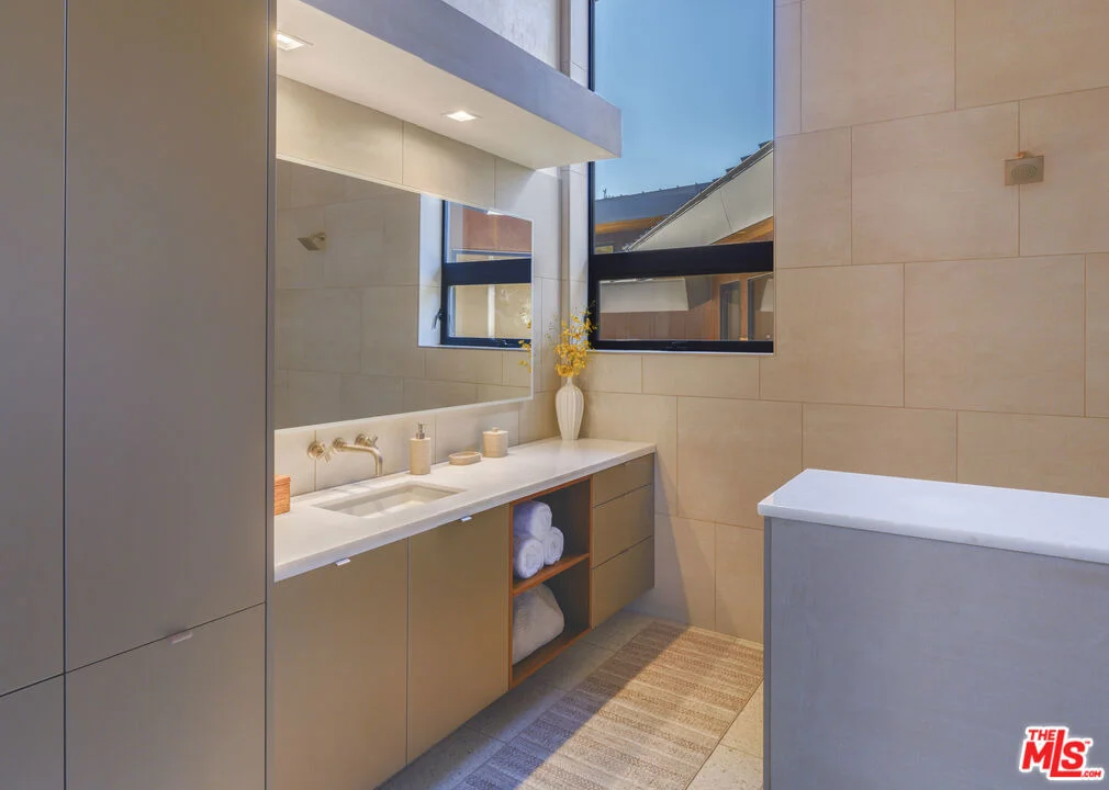 Photo of 47730 Coast Ridge Road