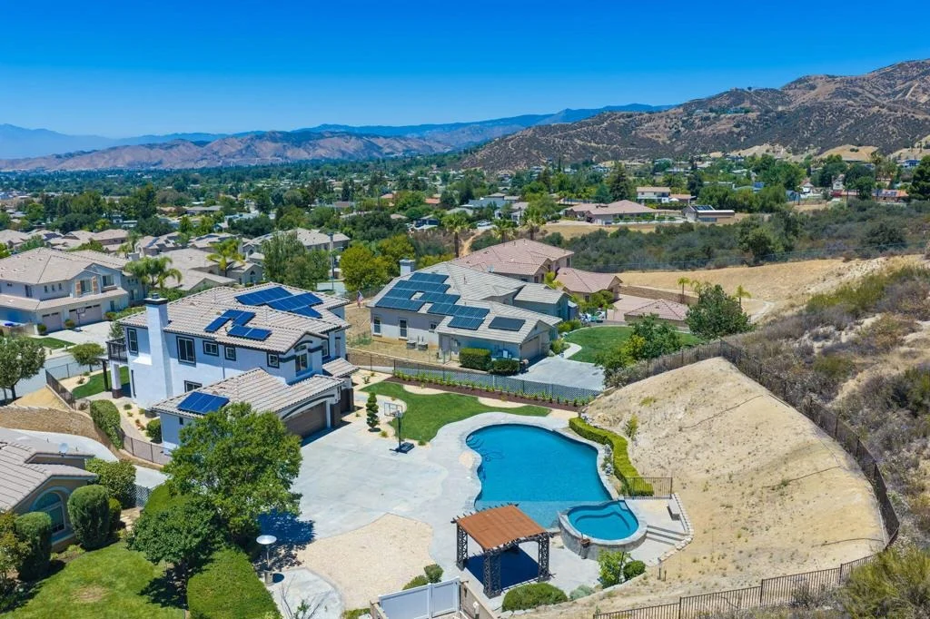 Photo of 13435 Canyon Crest Road