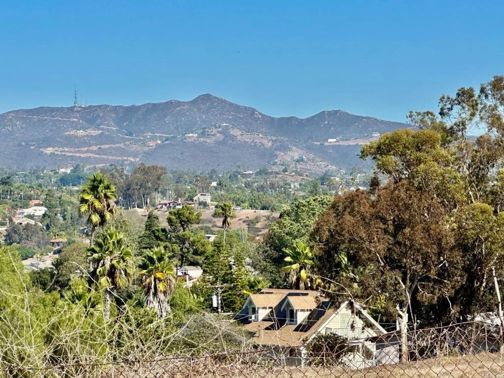 Photo of 880 Crest View Rd