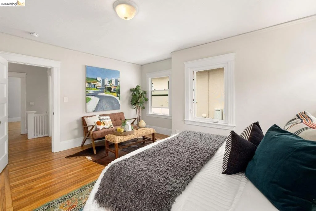 Photo of 2633 Regent St