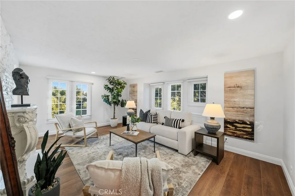 Photo of 40900 Via Los Altos