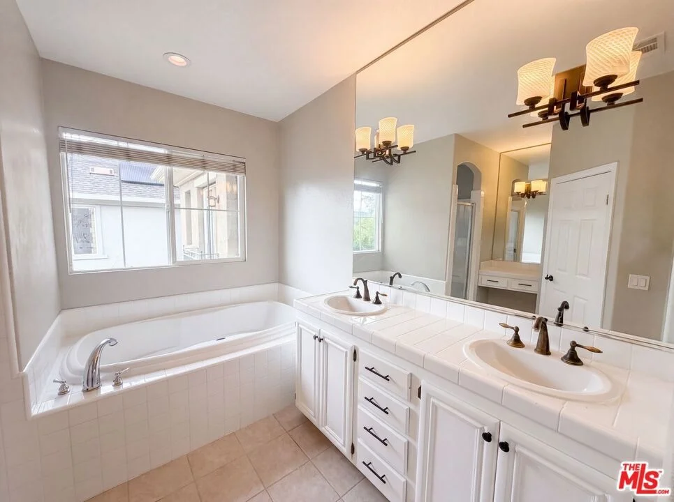 Photo of 48 Laurelhurst Drive
