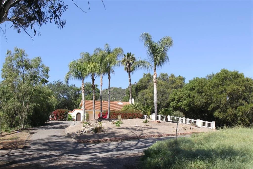 Photo of 2402 Stoneridge Road