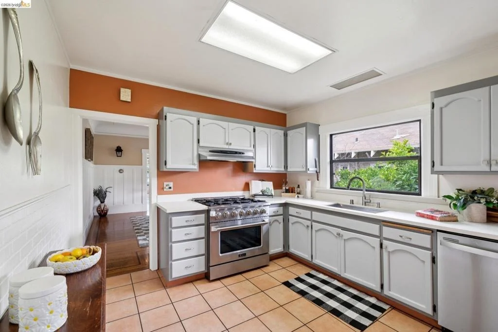 Photo of 892 Laurel Street
