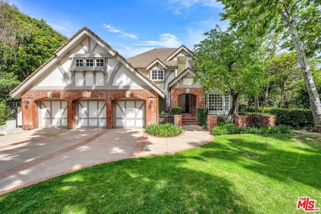 Photo of 3225 Iredell Lane