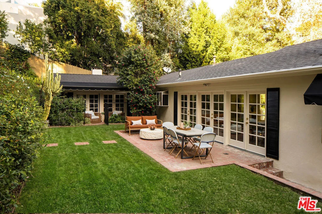 Photo of 2533 Benedict Canyon Drive