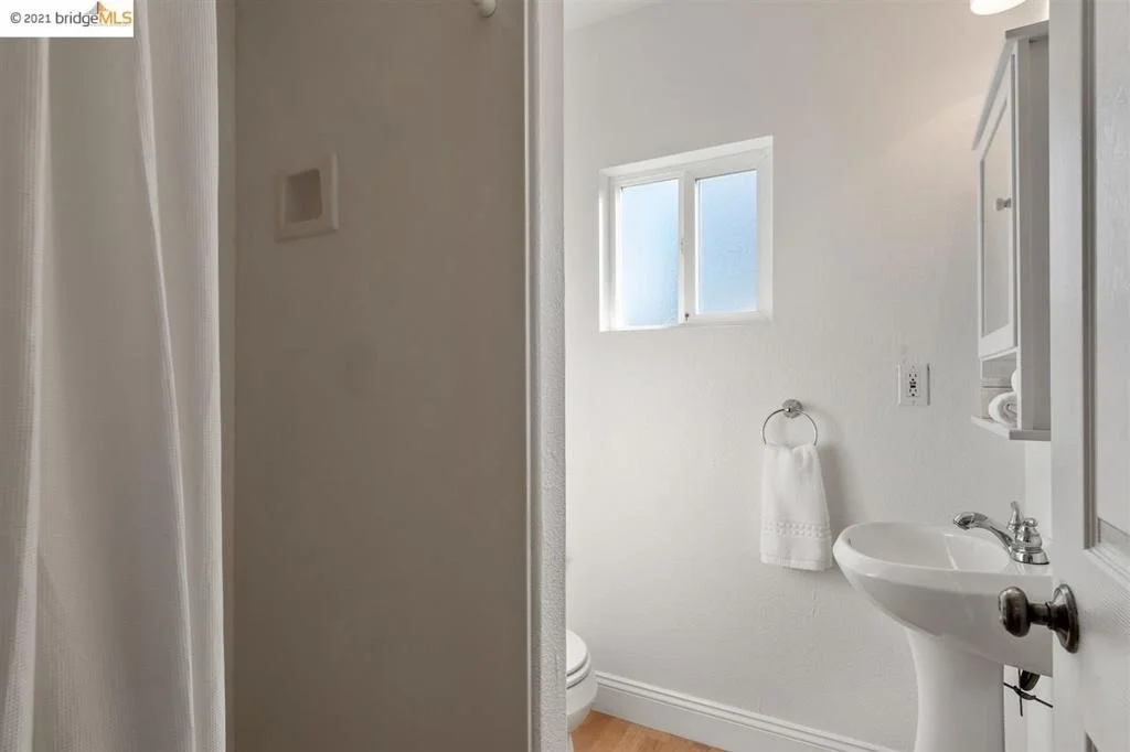 Photo of 450 Lewis Ave