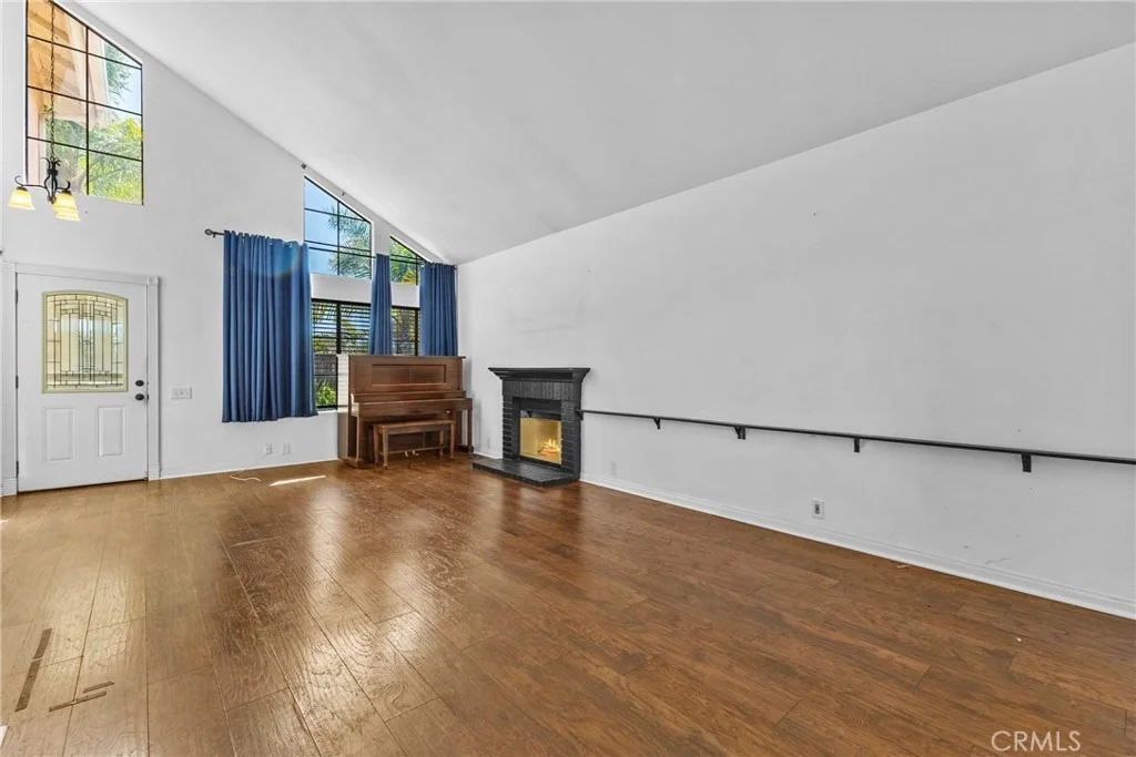Photo of 1034 Bridle Path