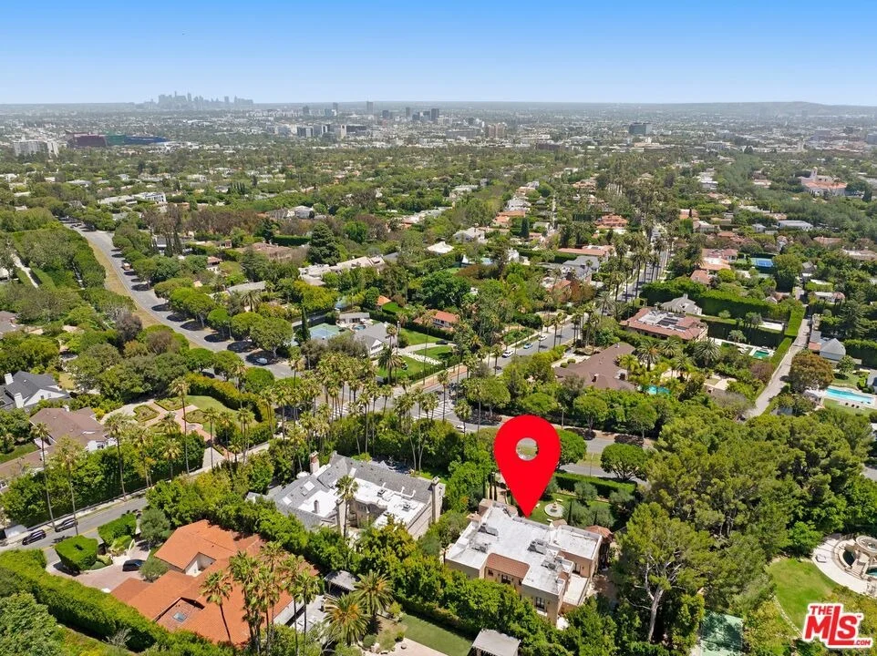 Photo of 9541 Sunset Boulevard