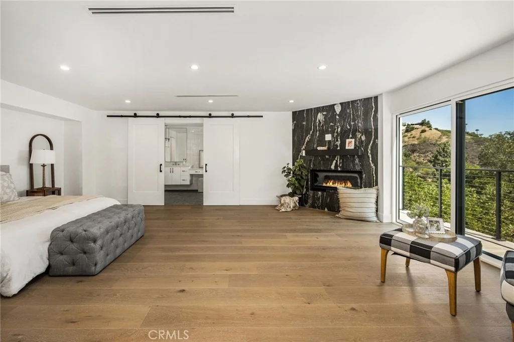 Photo of 3566 Beverly Glen