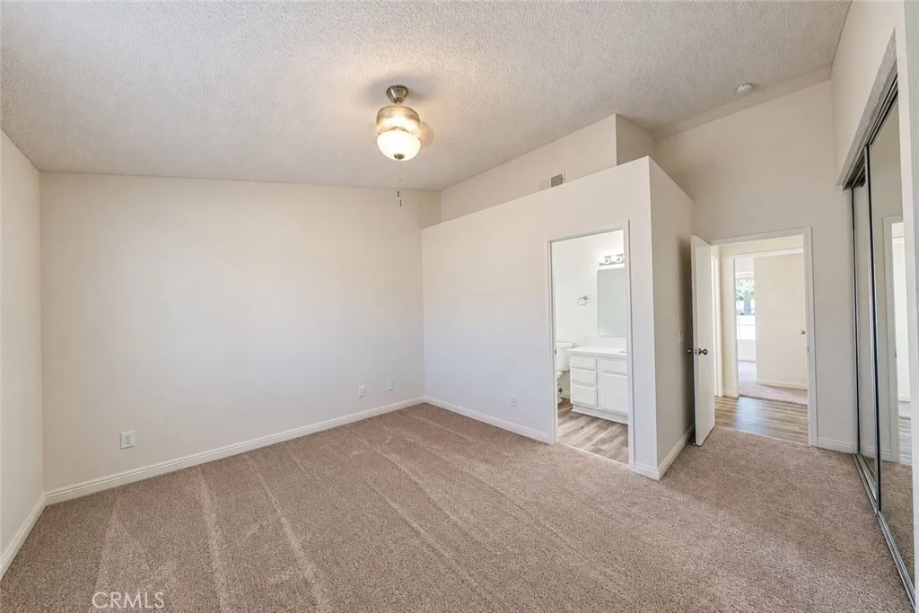 Photo of 1291 Comiskey Court