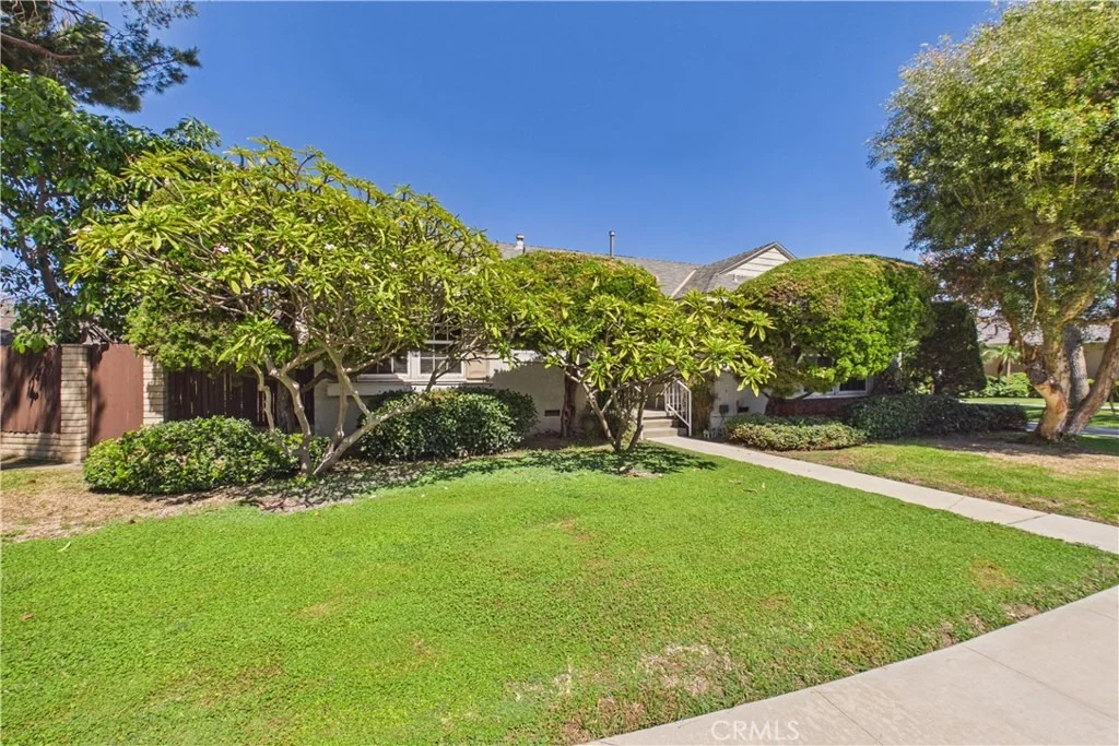 Photo of 1902 Lees Avenue