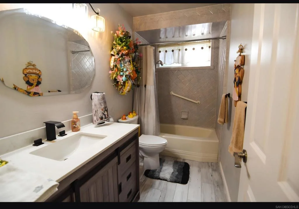Photo of 7656 Pine Blvd