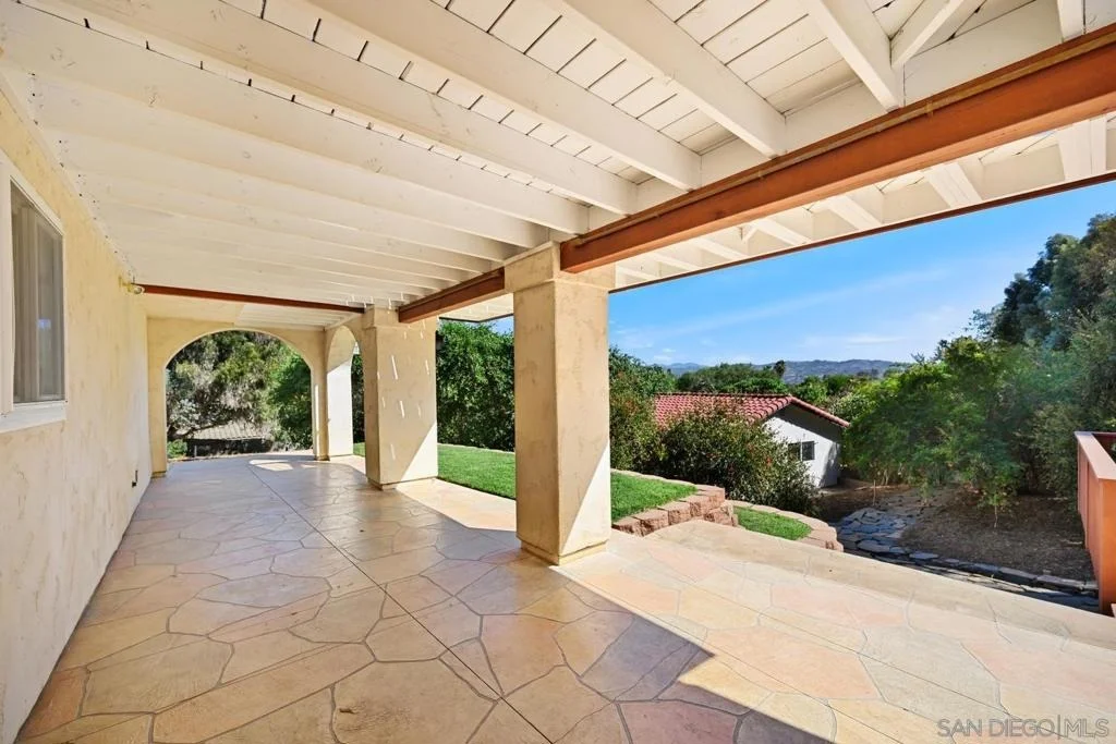 Photo of 4488 La Canada
