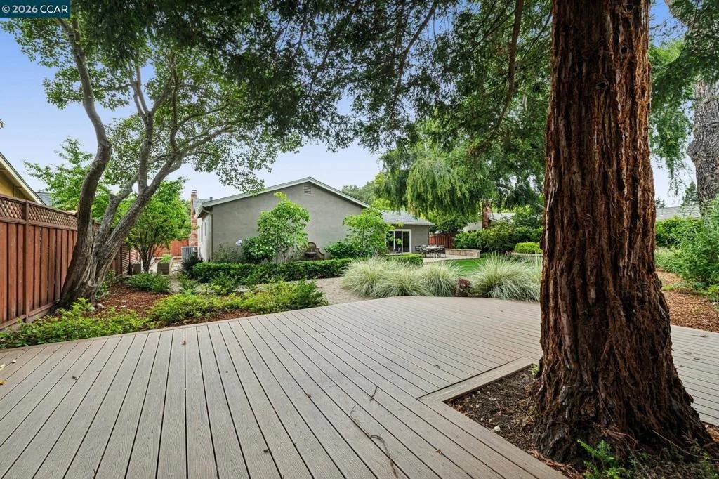 Photo of 1544 Saint Helena Drive