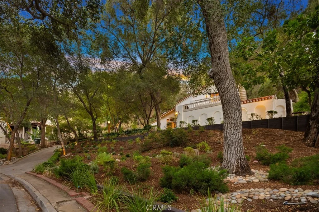 Photo of 16 Hidden Valley Road