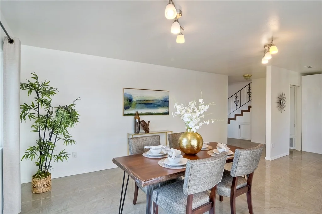 Photo of 1018 Avocado Ave