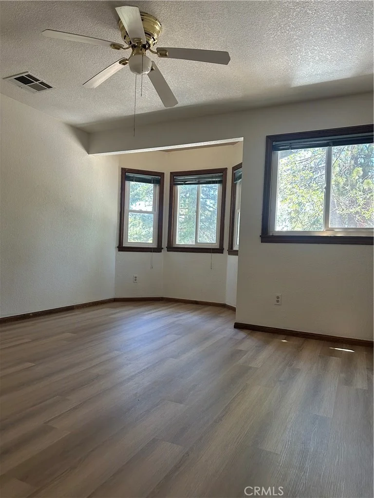 Photo of 2359 Oak