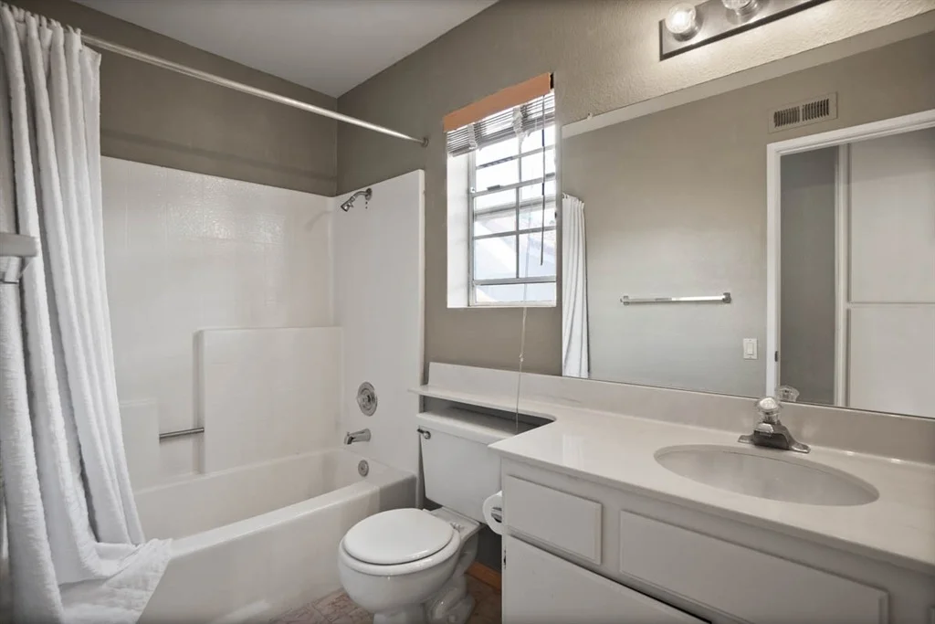 Photo of 1310 Montego Court