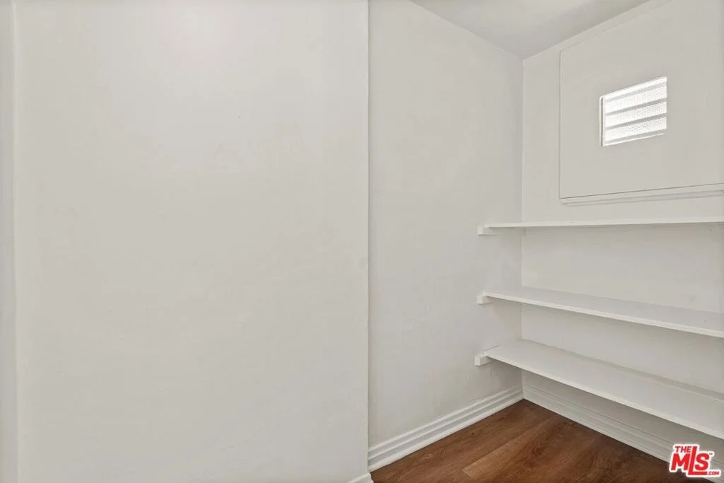 Photo of 512 N Elm Drive