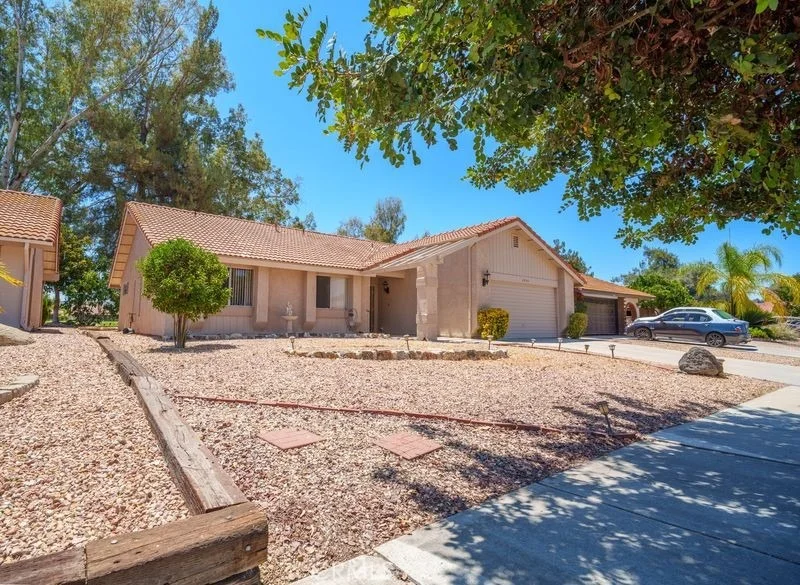 Photo of 1925 Silver Oak Way