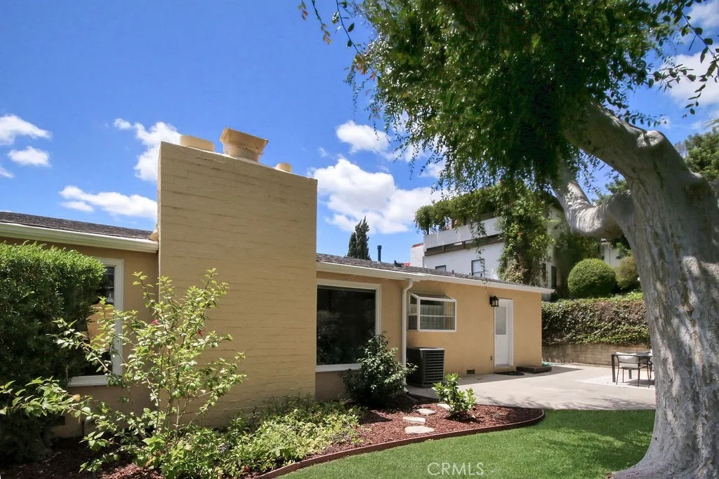 Photo of 1212 N Lemon