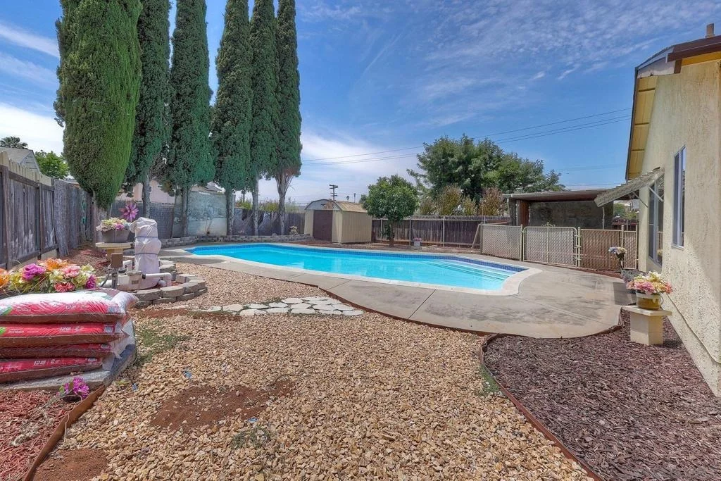 Photo of 965 Spinel Ave