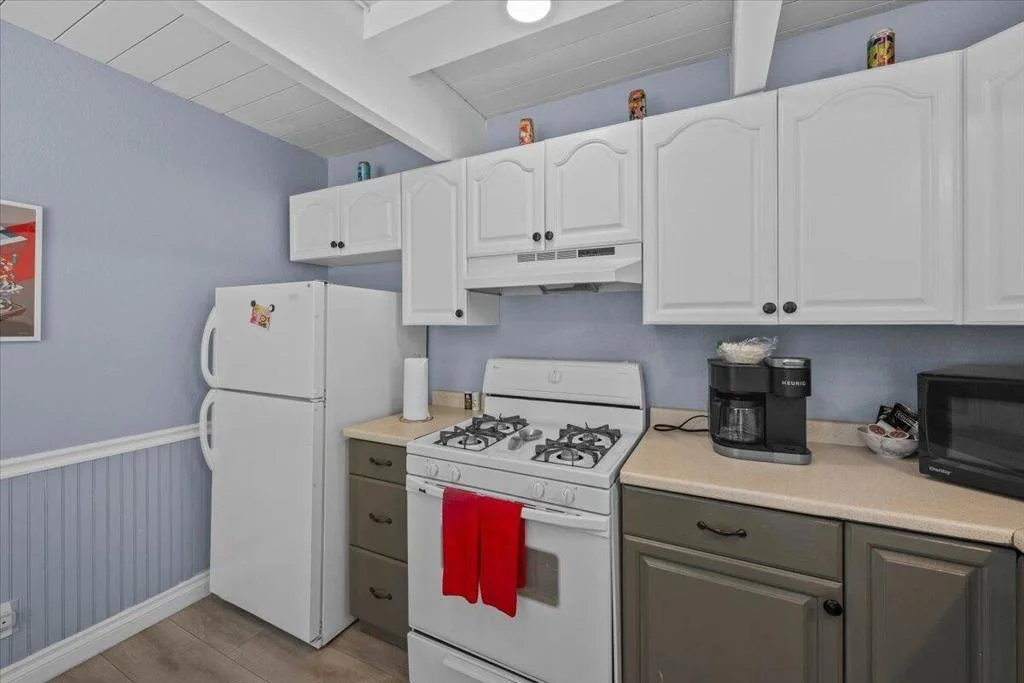 Photo of 800 Cedar Lane