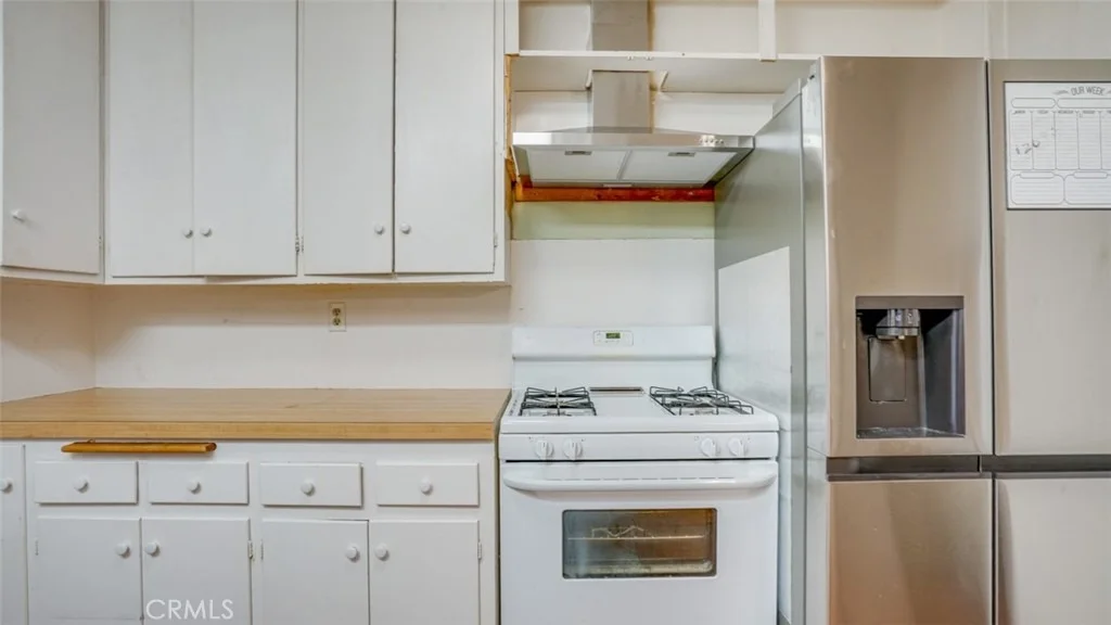 Photo of 330 S Griffith Park Drive