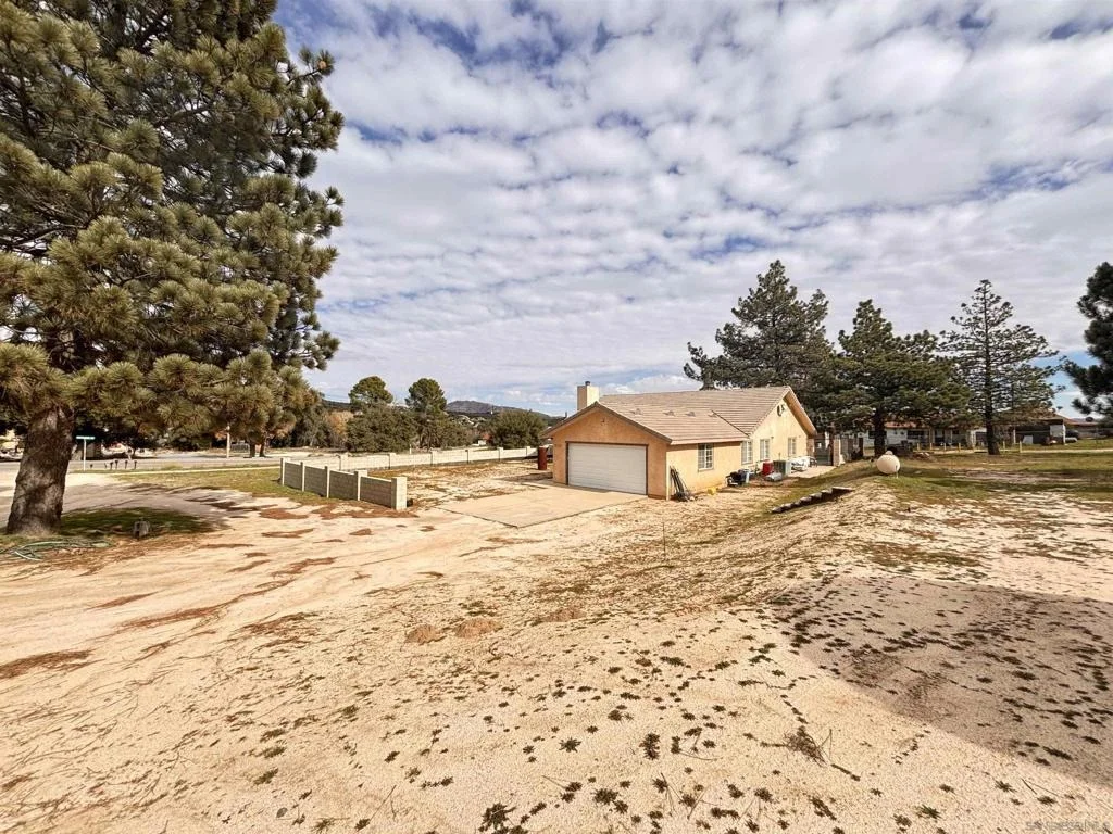 Photo of 2185 Manzanita Ln