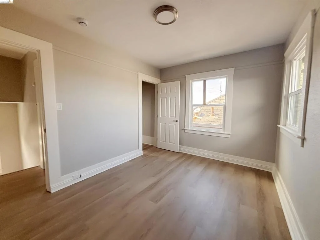 Photo of 2417 Sonoma Blvd
