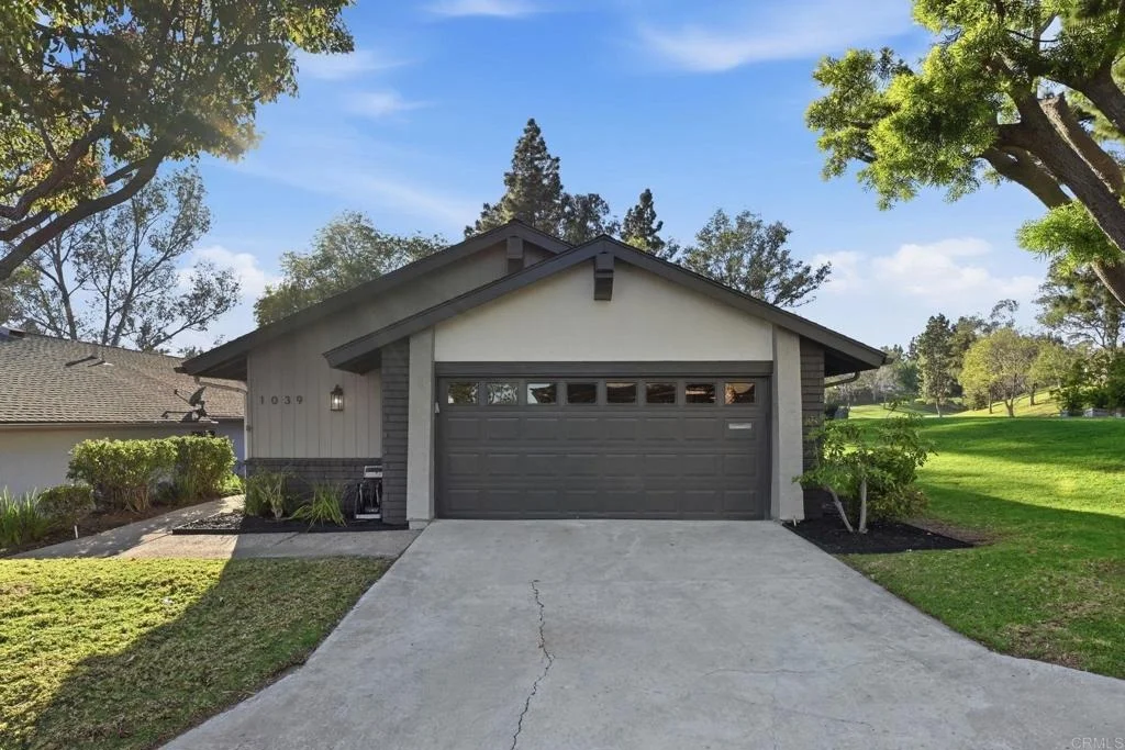 Photo of 1039 La Casa Drive
