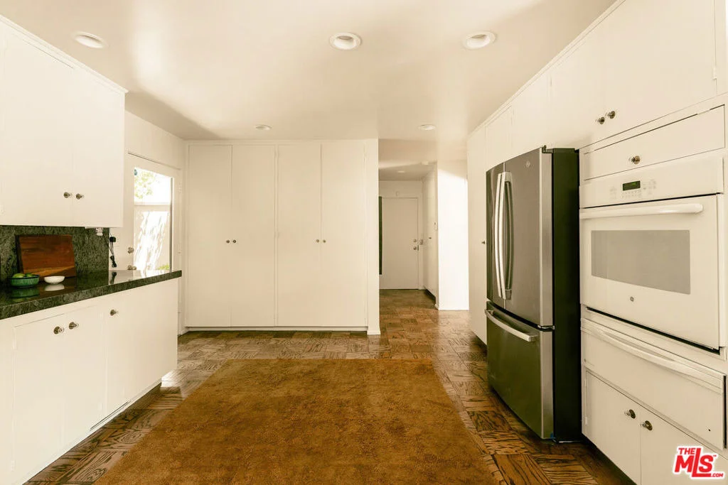 Photo of 832 Canon Drive
