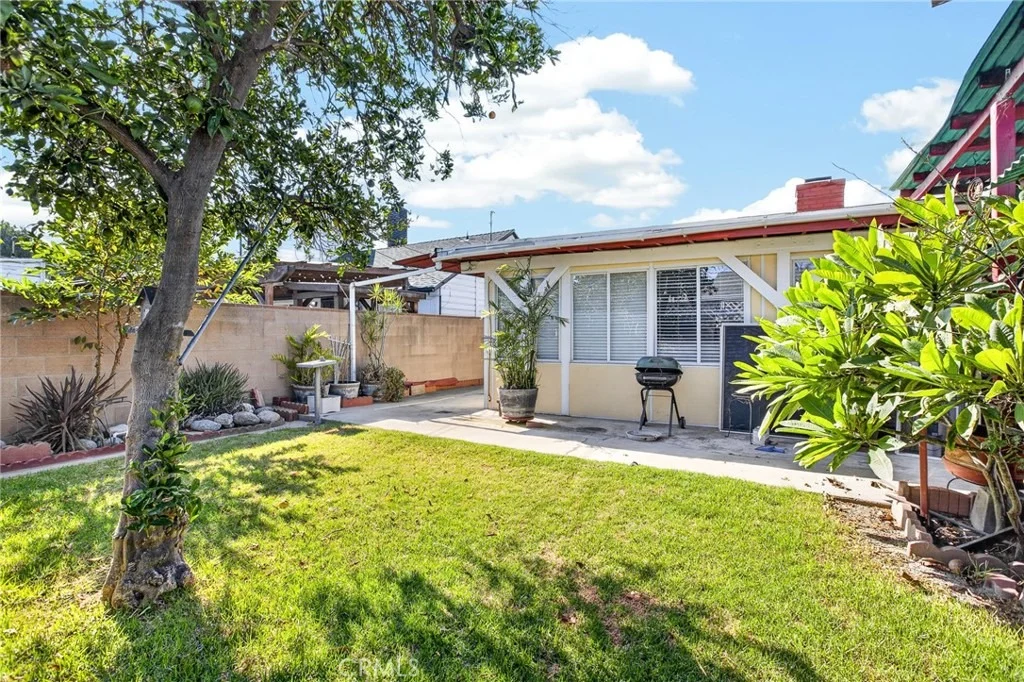 Photo of 10923 Belcher