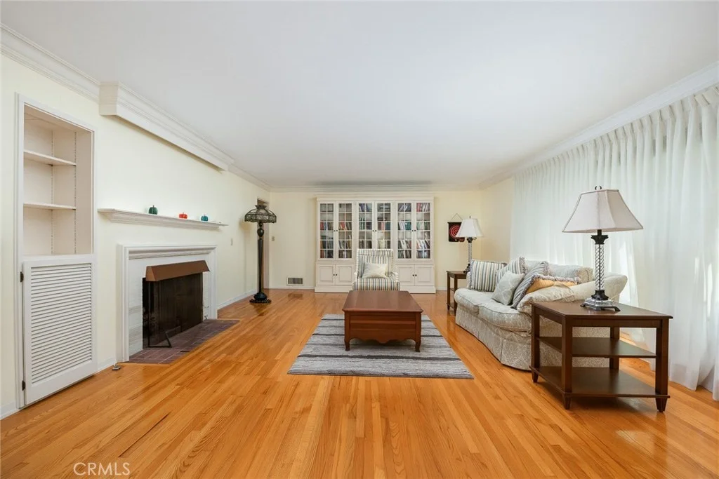 Photo of 3625 Lombardy