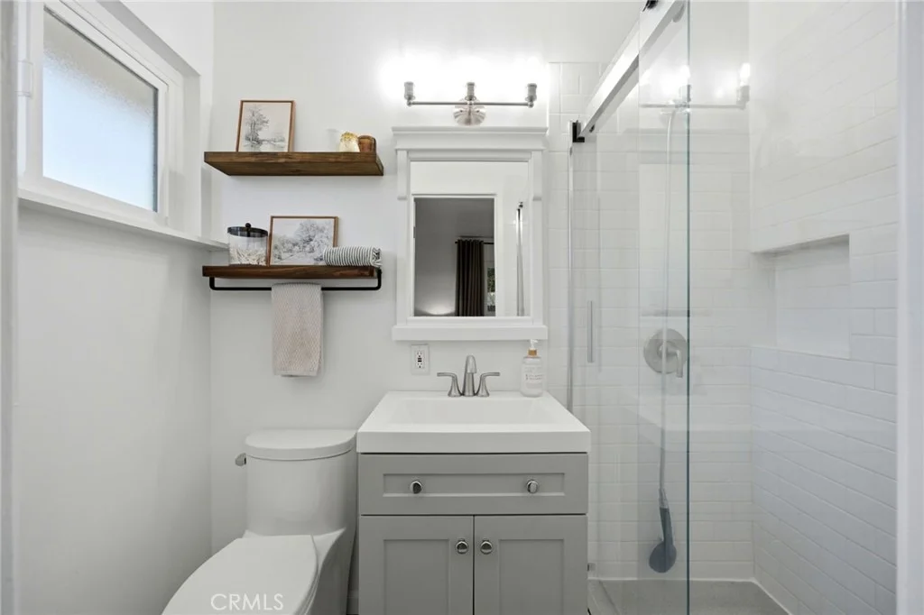 Photo of 8755 Delano