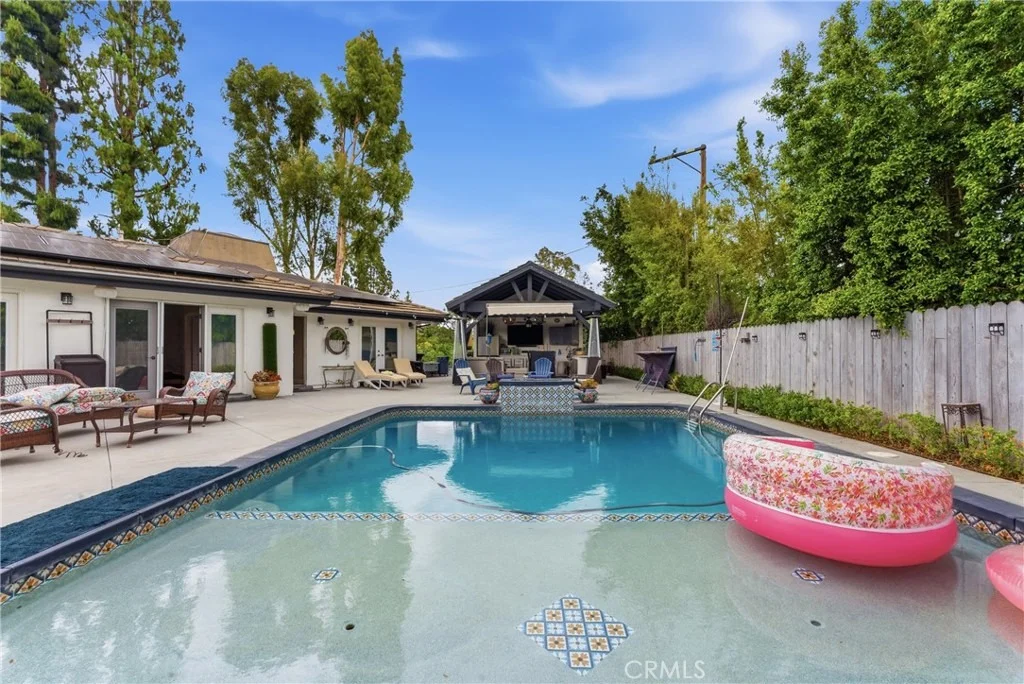 Photo of 520 W Hermosa