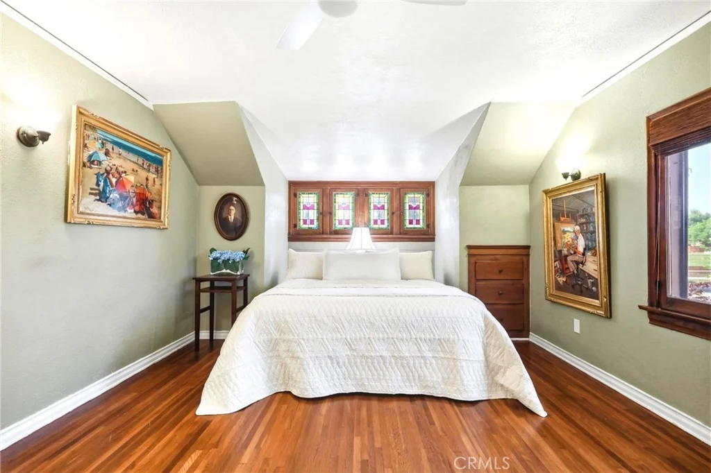 Photo of 18 W Cypress Avenue