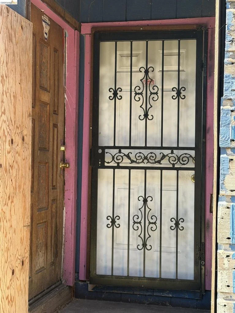 Photo of 2520 Clement Ave