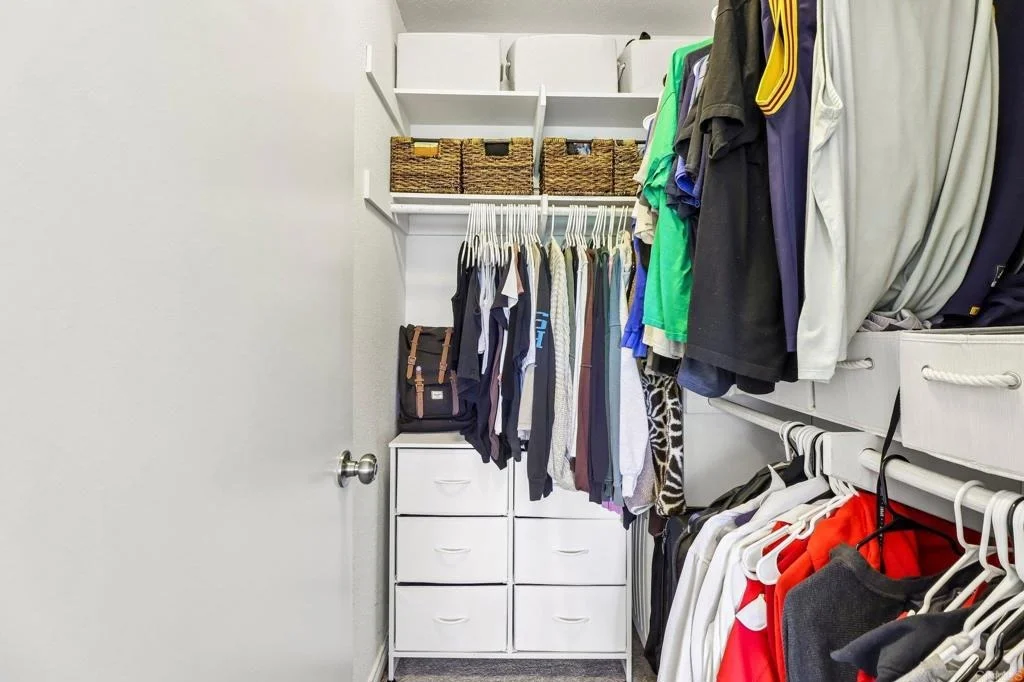 Photo of Unit B at 5070 Via Manos