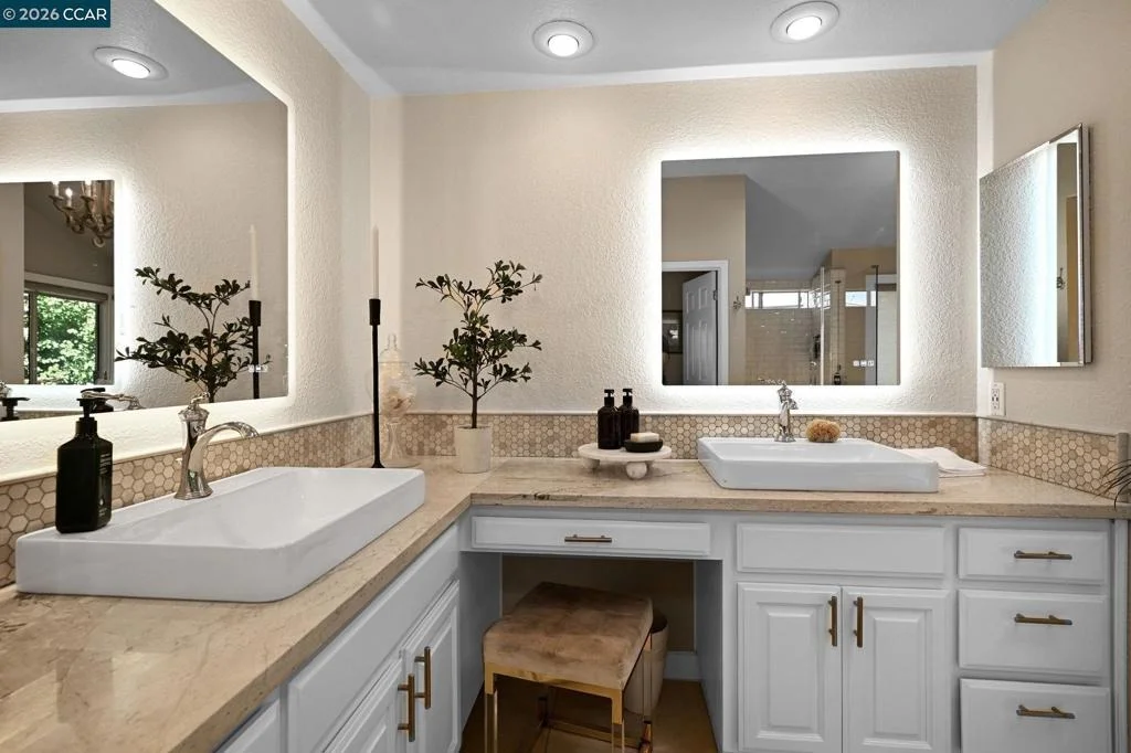 Photo of 8254 Creekside Drive
