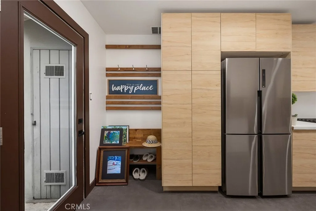 Photo of 2500 Carlos St