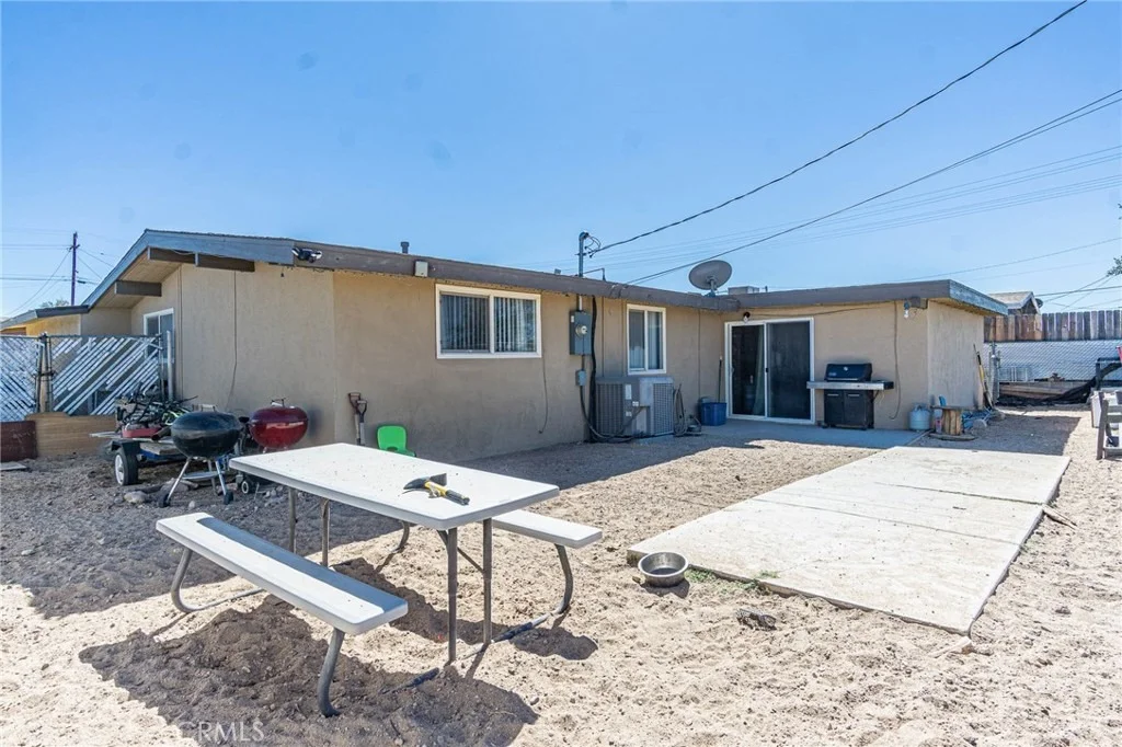 Photo of 560 S Muriel