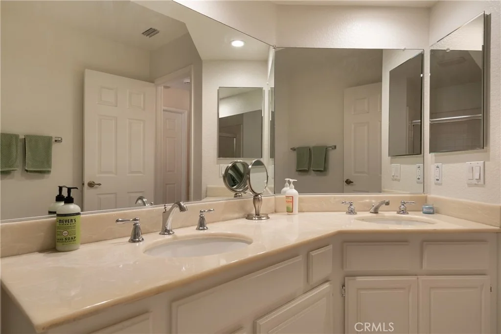 Photo of 2528 Sloan