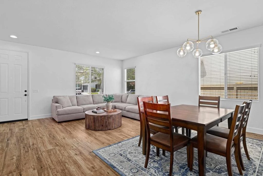 Photo of 765 Avenida Abeja